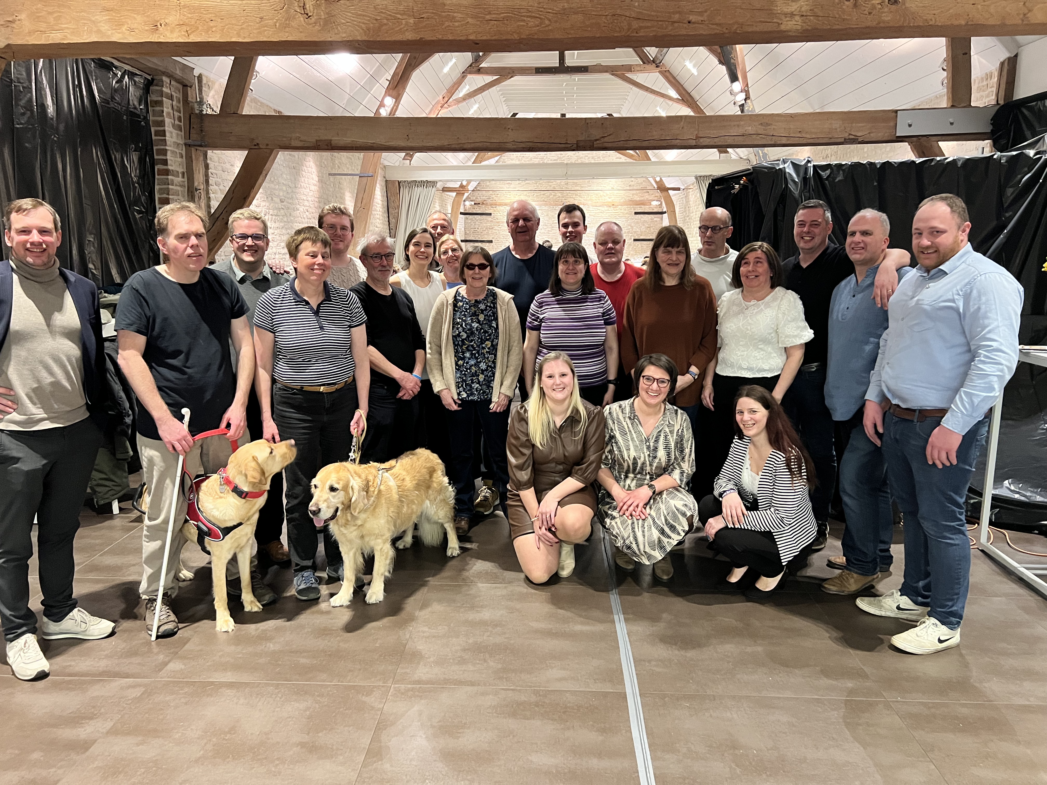 Dinner in the Dark 2025 - Commissieleden, RvB JCI Veurne-Westkust & onze bediening